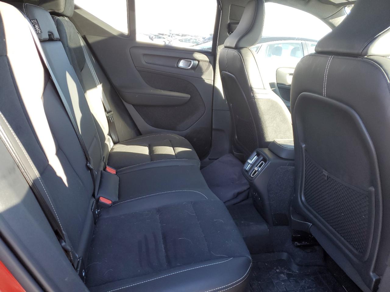 2022 VOLVO XC40 T5 R-DESIGN VIN:YV4162UMXN2752499