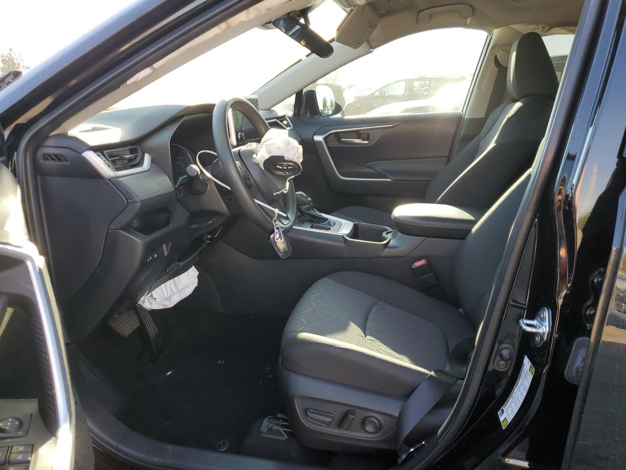 2023 TOYOTA RAV4 XLE VIN:2T3W1RFV9PC226561