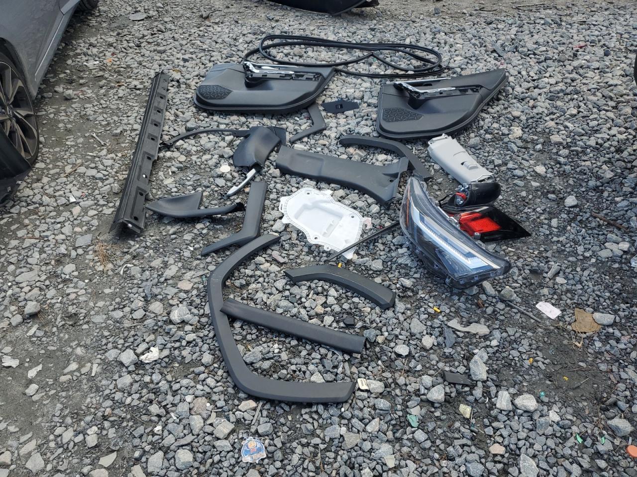 2023 TOYOTA RAV4 XLE VIN:2T3W1RFV4PC225463