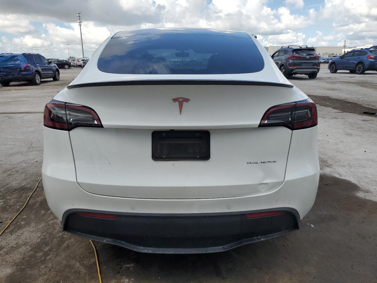 2022 TESLA MODEL Y  VIN:7SAYGAEE8NF363697