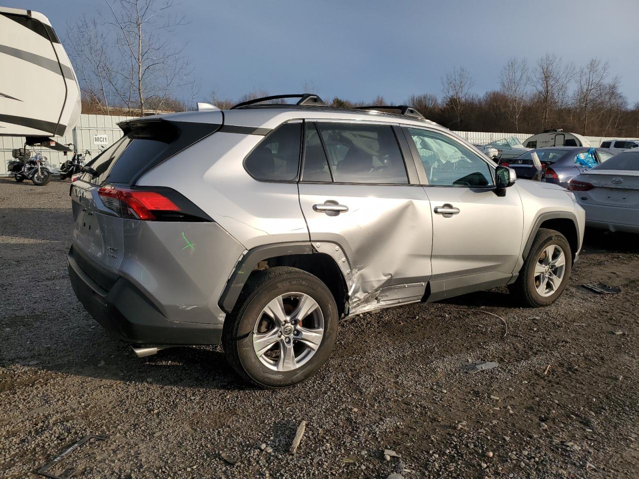 2022 TOYOTA RAV4 XLE VIN:2T3P1RFV4NW317978