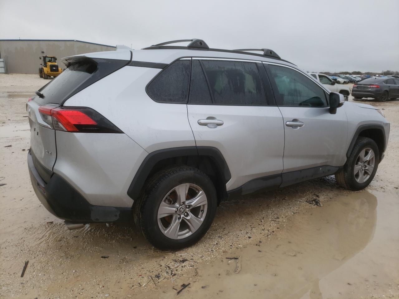 2022 TOYOTA RAV4 XLE VIN:2T3W1RFV2NC193772