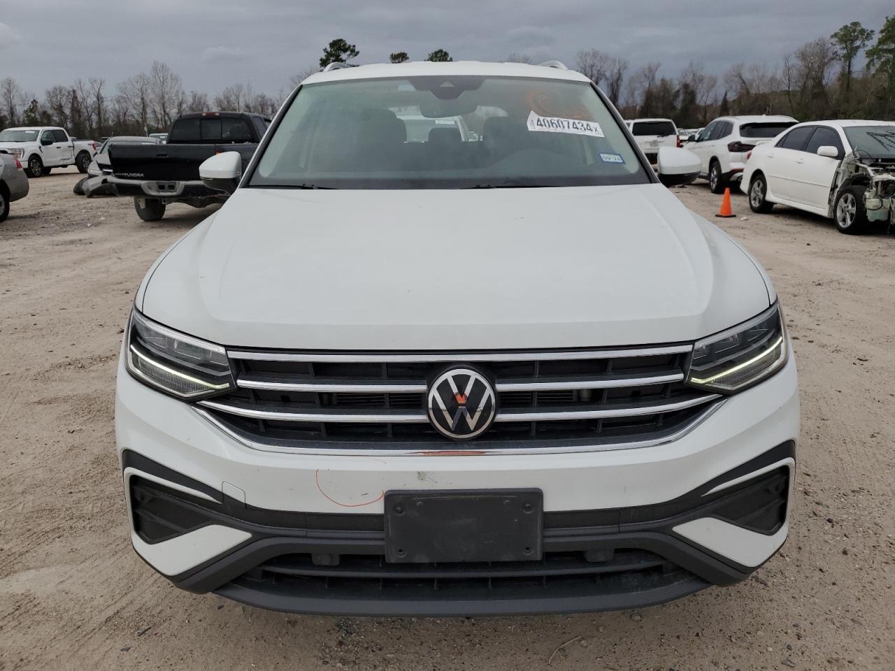 2022 VOLKSWAGEN TIGUAN SE VIN:3VV3B7AX3NM137032