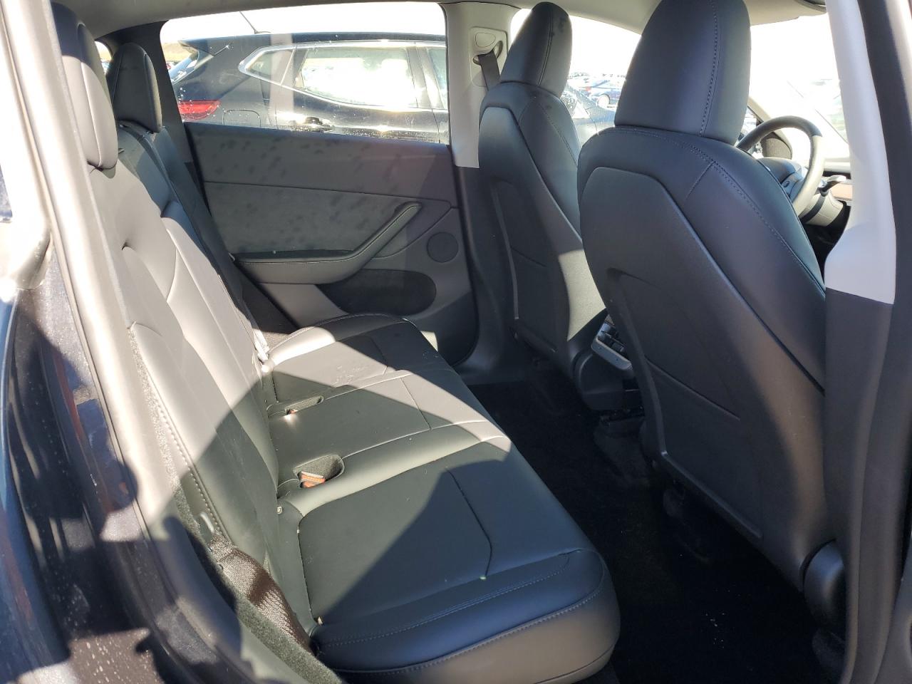 2024 TESLA MODEL Y  VIN:7SAYGDEE8RA234184