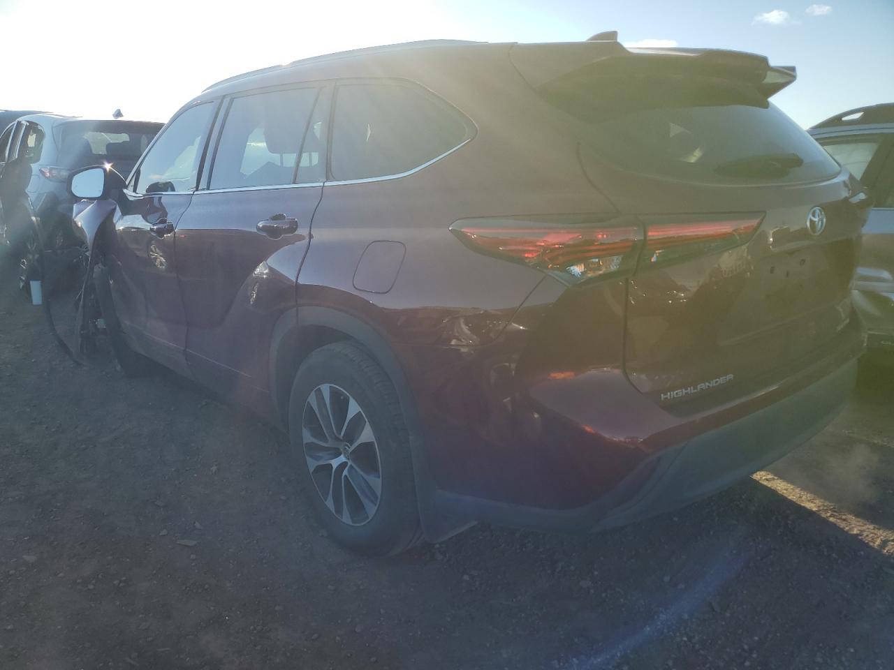 2022 TOYOTA HIGHLANDER XLE VIN:5TDGZRBH9NS193328