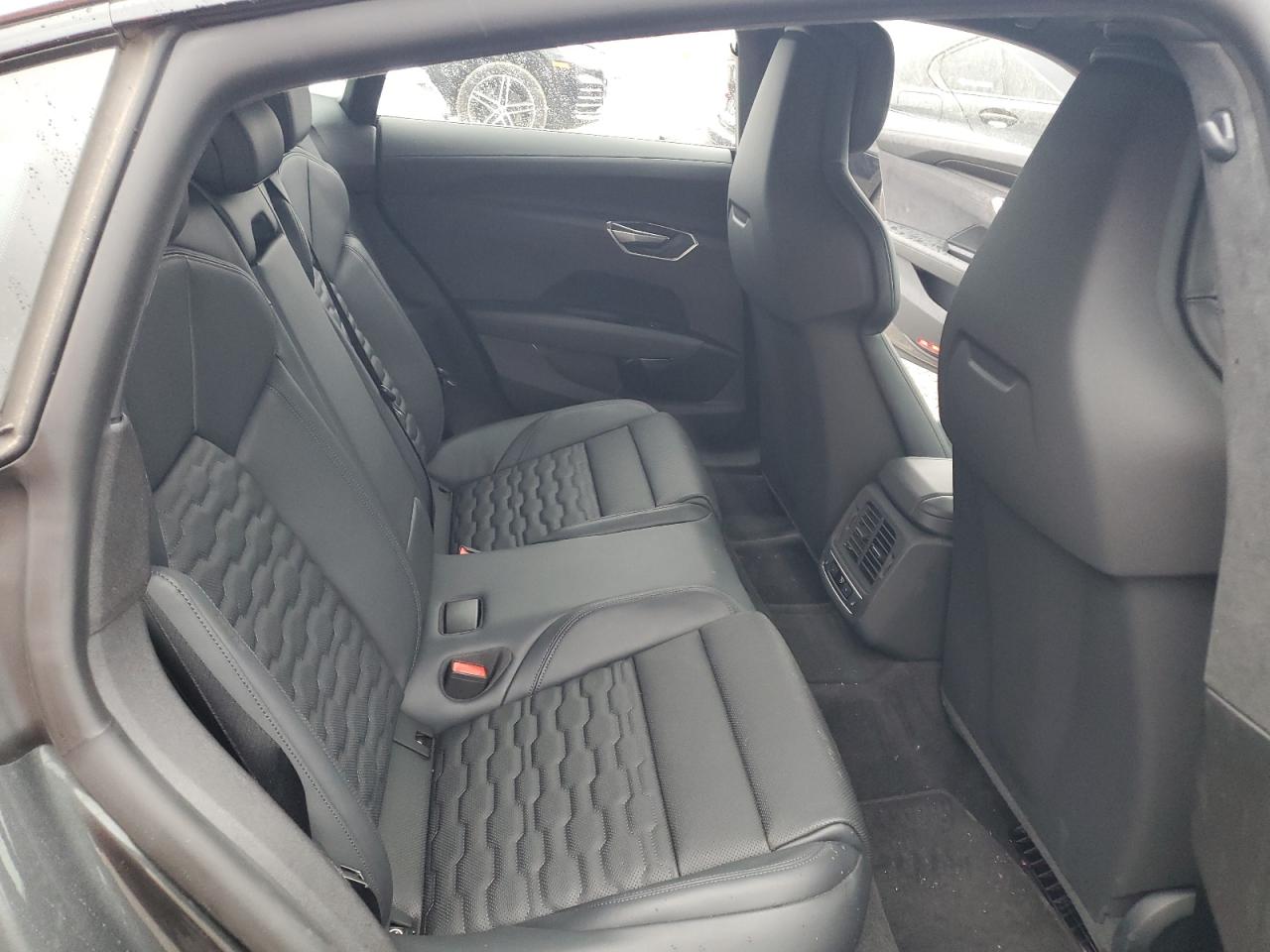 2024 AUDI RS E-TRON GT  VIN:WAUBHBFWXR7901726