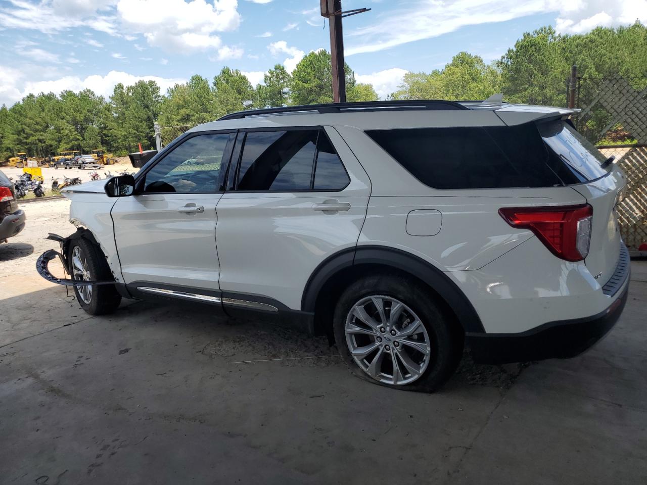 2022 FORD EXPLORER XLT VIN:1FMSK7DH6NGC09572