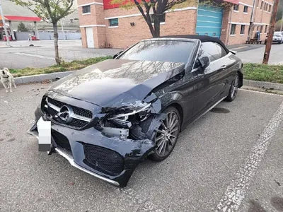 2017 Mercedes-Benz C 200 937KMWDDWK4CB4HF4 VIN:937KMWDDWK4CB4HF4