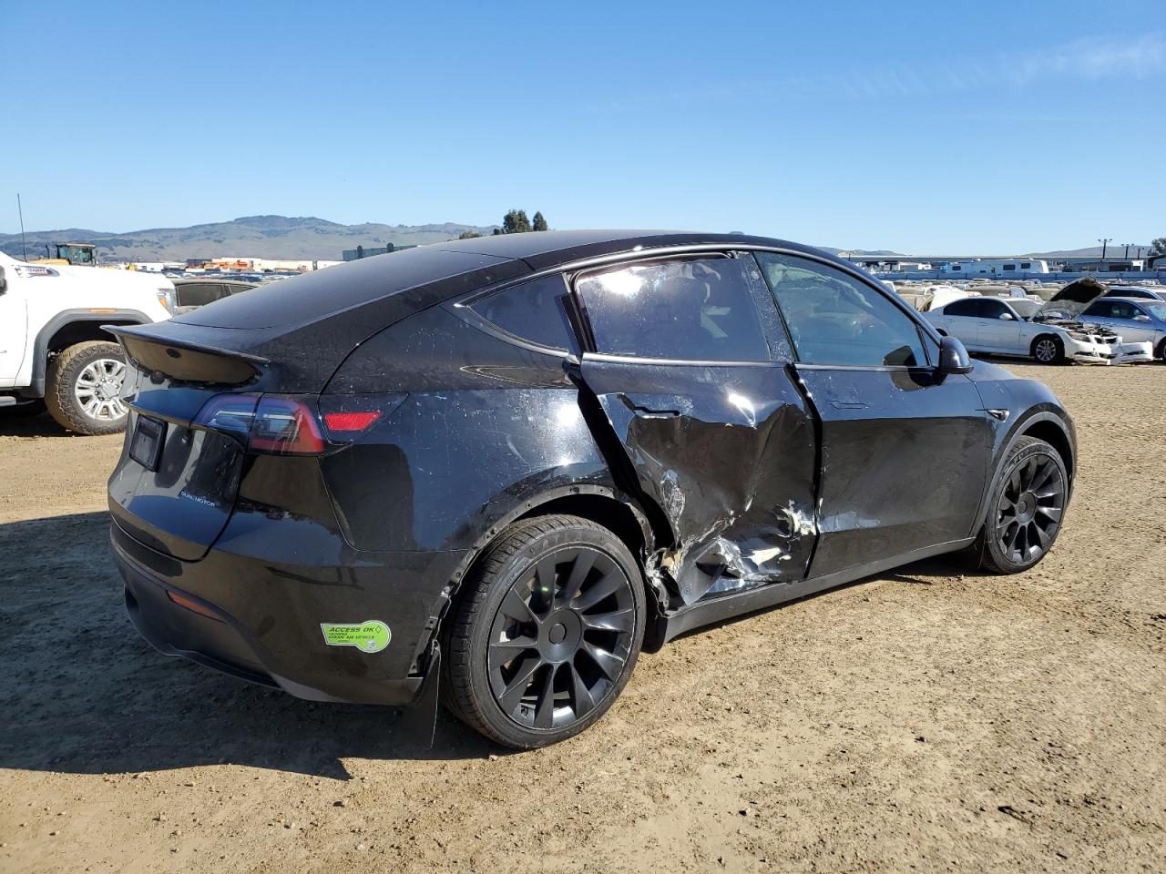 2023 TESLA MODEL Y  VIN:7SAYGAEEXPF710790