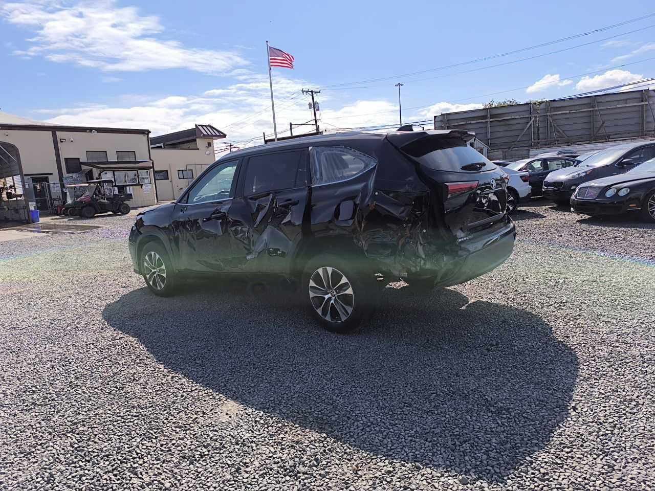 2022 TOYOTA HIGHLANDER XLE VIN:5TDGZRAH3NS549161