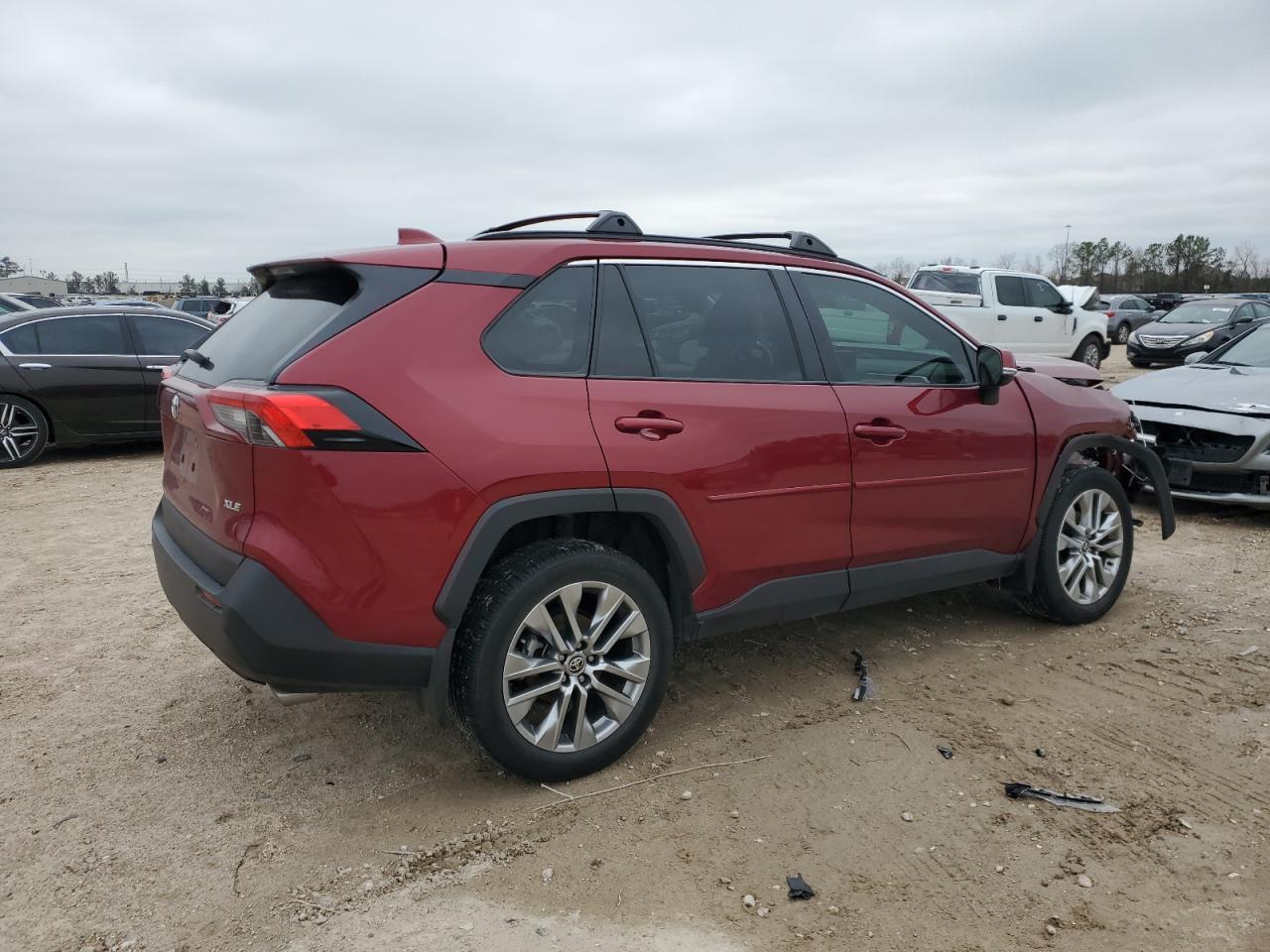 2022 TOYOTA RAV4 XLE PREMIUM VIN:2T3C1RFV0NW236104