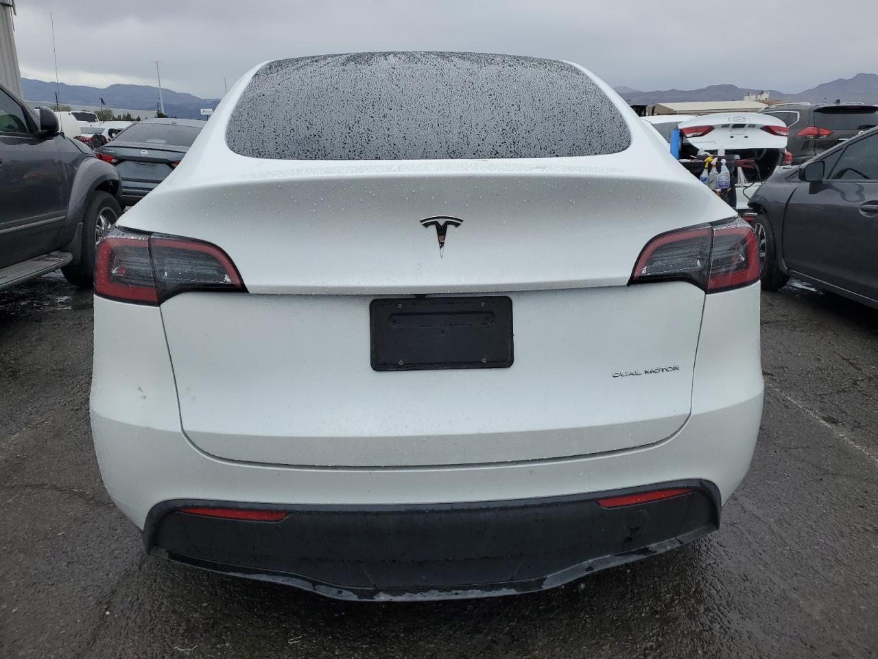 2023 TESLA MODEL Y  VIN:7SAYGDEE5PF686156