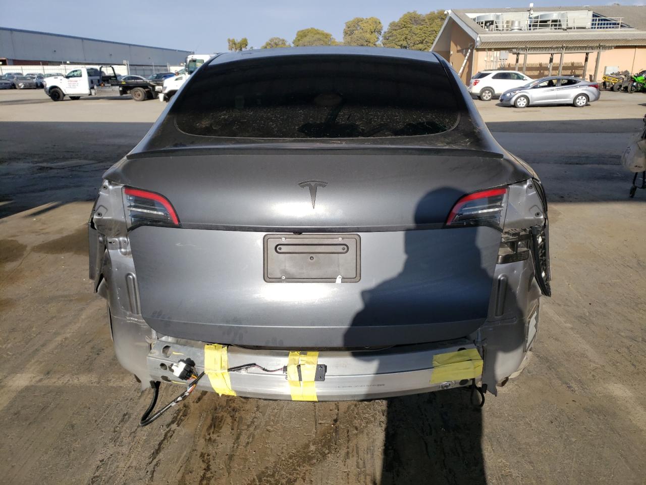 2022 TESLA MODEL Y  VIN:7SAYGDEE5NF552003