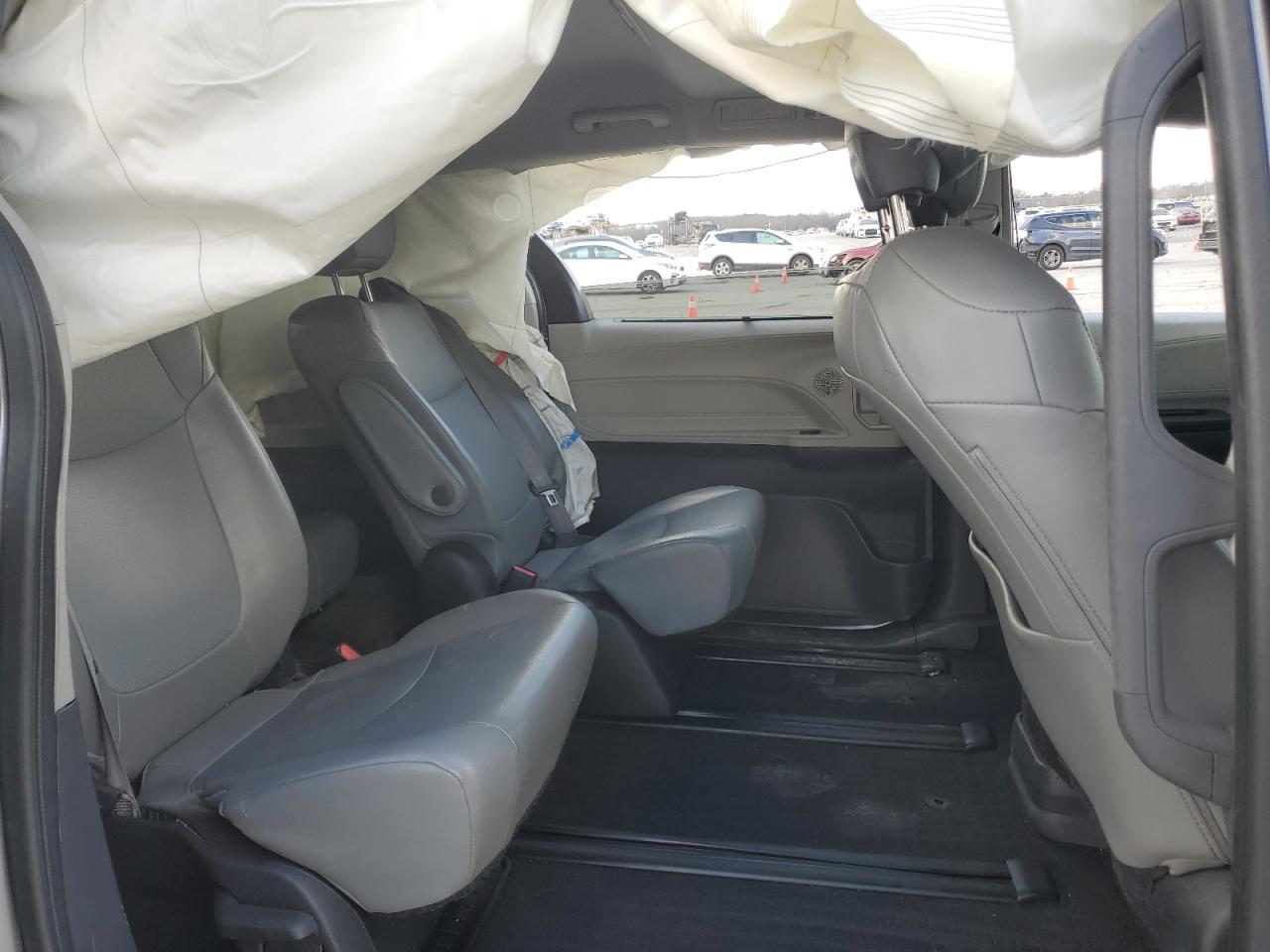 2022 TOYOTA SIENNA XLE VIN:5TDJRKECXNS090870