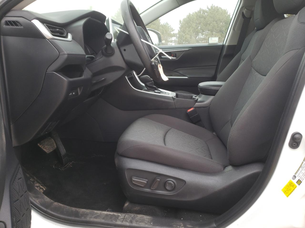 2024 TOYOTA RAV4 XLE VIN:4T3RWRFV9RU114861