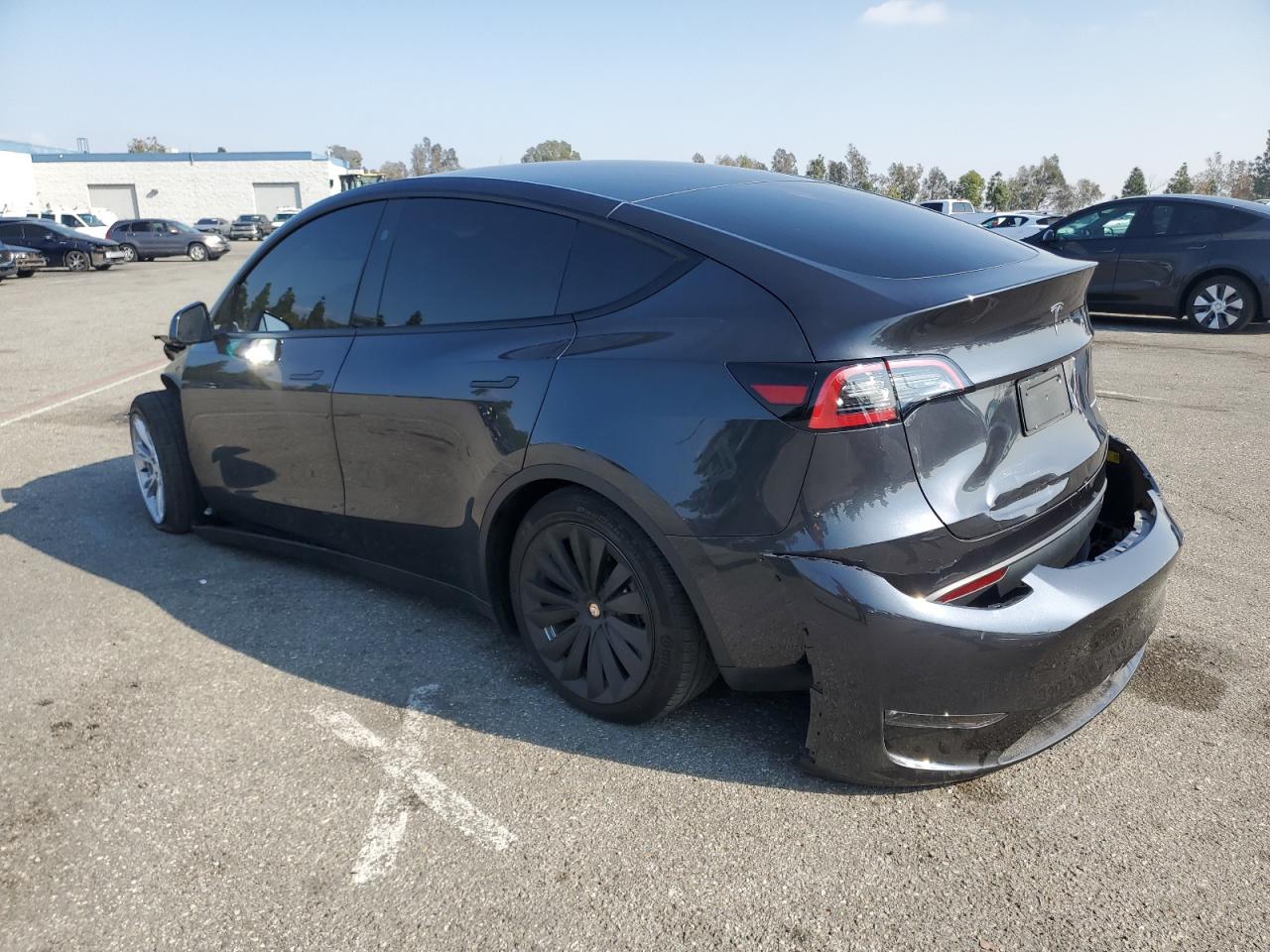2024 TESLA MODEL Y  VIN:7SAYGAEE0RF018427
