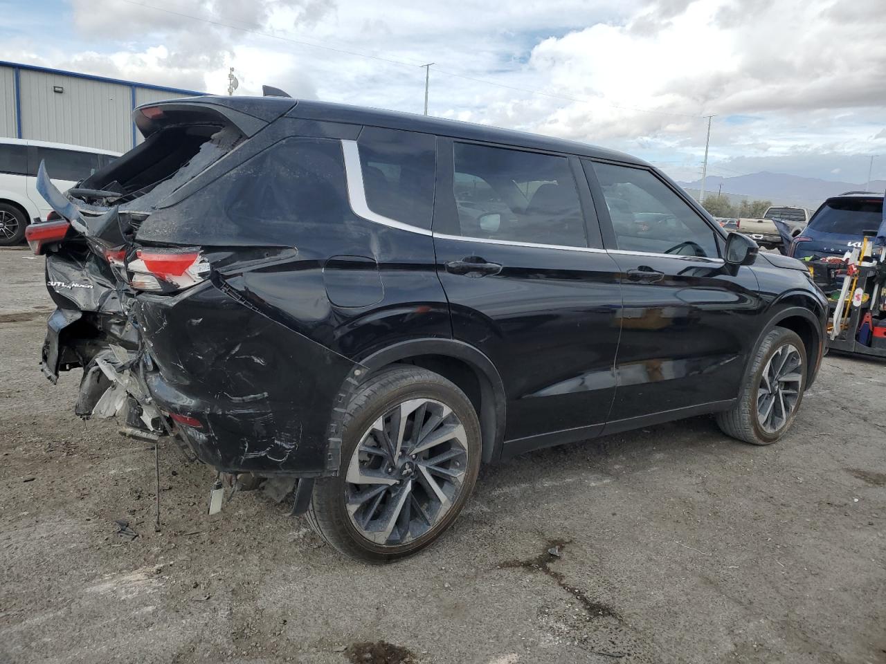 2022 MITSUBISHI OUTLANDER SE VIN:JA4J3UA81NZ009584
