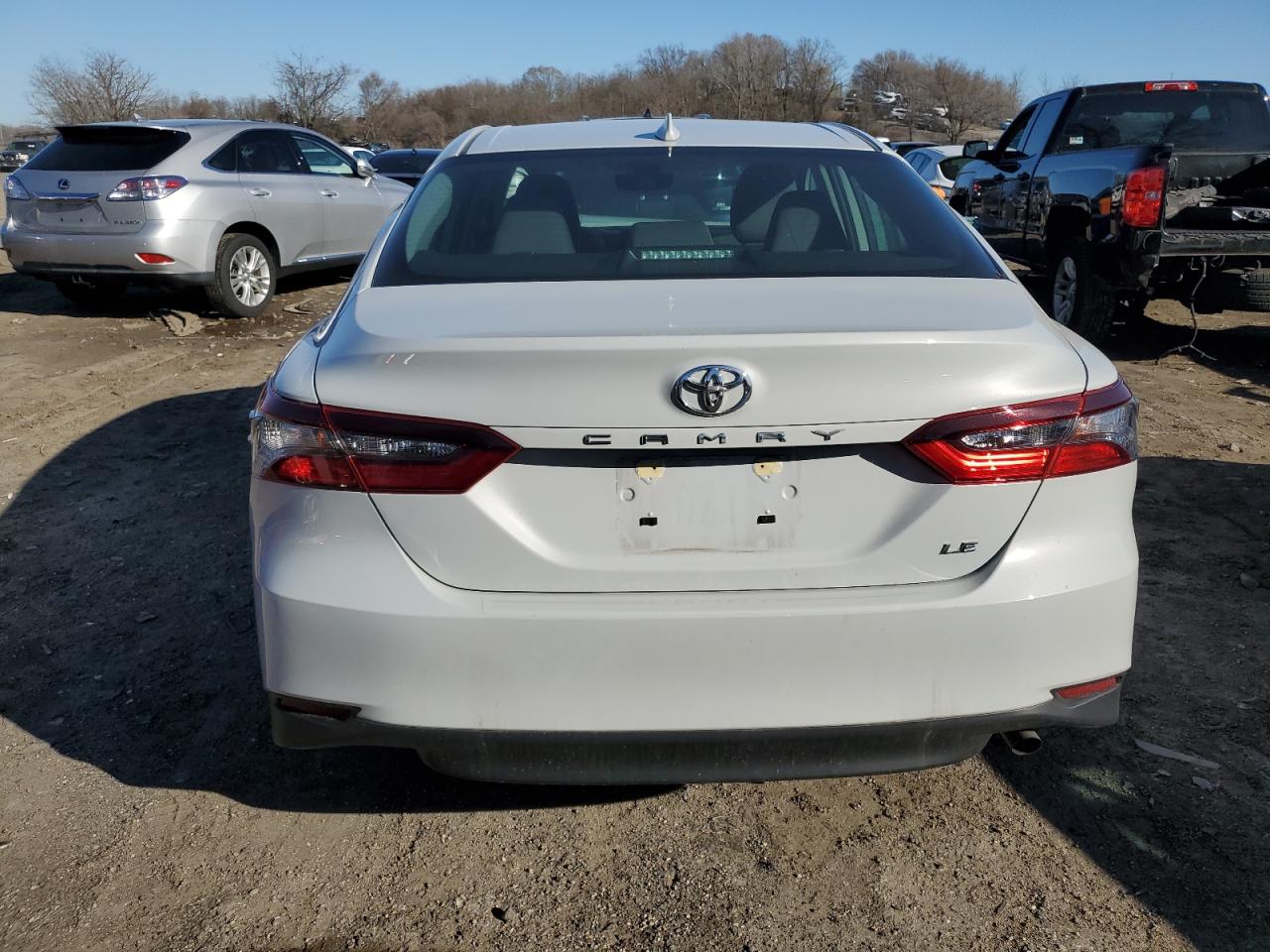 2022 TOYOTA CAMRY LE VIN:4T1C11AK1NU075818