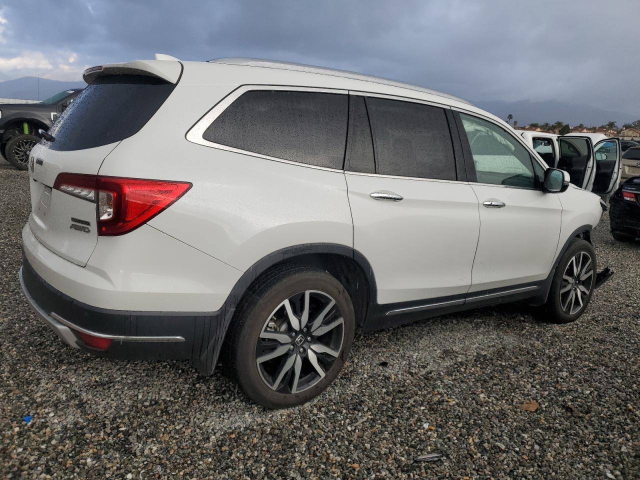 2022 HONDA PILOT TOURING VIN:5FNYF6H69NB086382