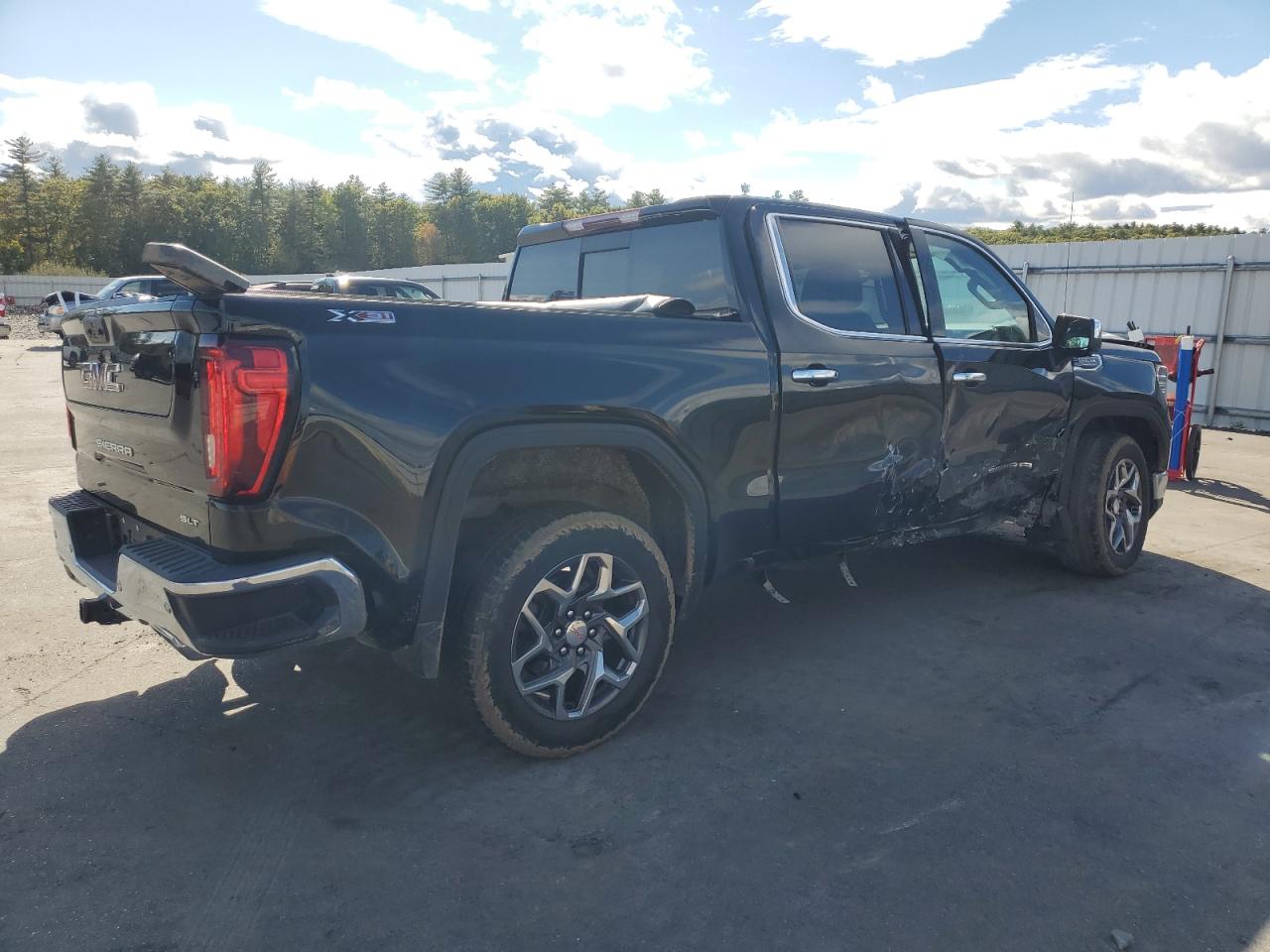 2022 GMC SIERRA K1500 SLT VIN:3GTUUDED9NG639666