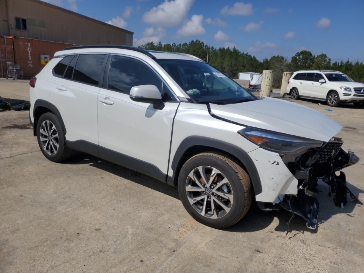 2023 TOYOTA COROLLA CROSS XLE VIN:7MUDAAAG3PV043549