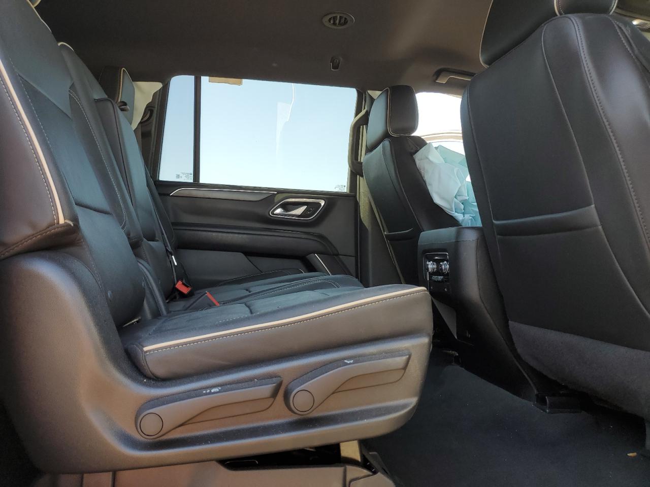2022 GMC YUKON XL C1500 SLT VIN:1GKS1GKD1NR220172