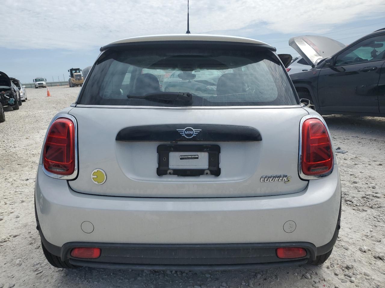 2022 MINI COOPER SE VIN:WMW13DJ06N2R55136