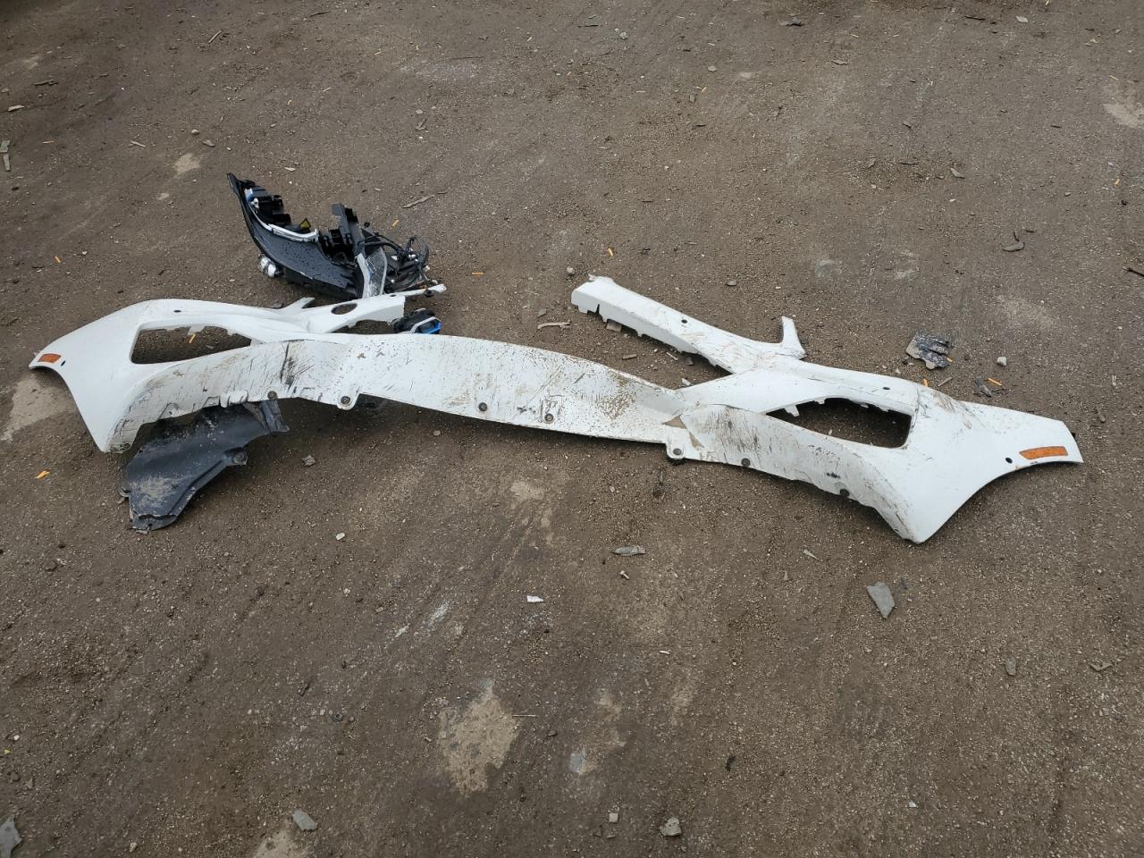 2022 BMW 840XI  VIN:WBAGV4C01NCJ30083