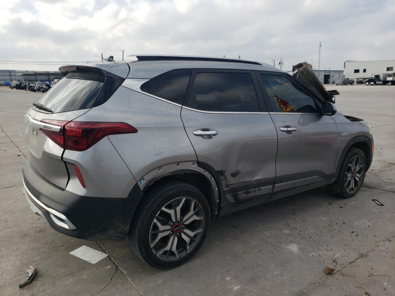 2022 KIA SELTOS SX VIN:KNDETCA27N7330974