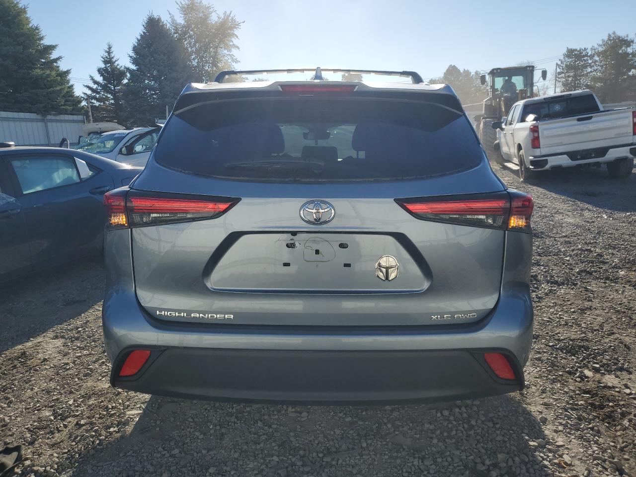 2022 TOYOTA HIGHLANDER XLE VIN:5TDHZRBH7NS206193