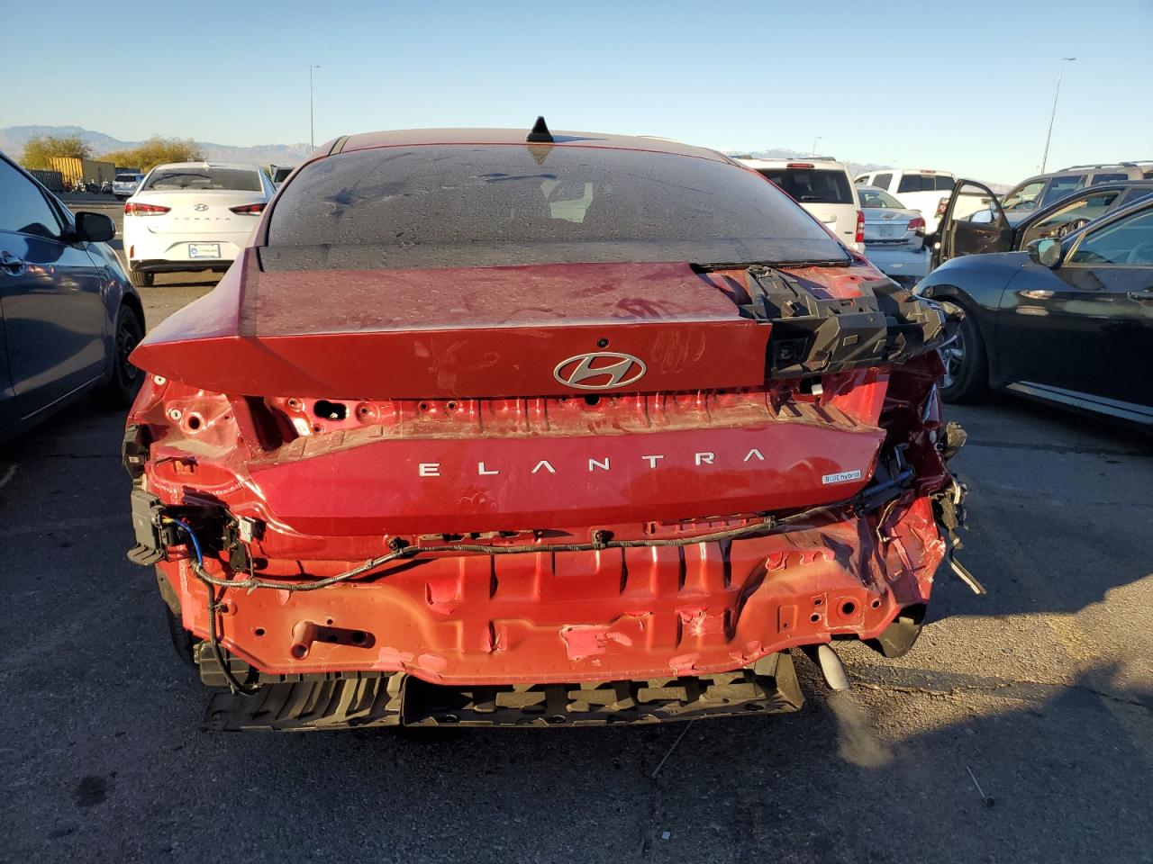 2024 HYUNDAI ELANTRA BLUE VIN:KMHLM4DJXRU104184