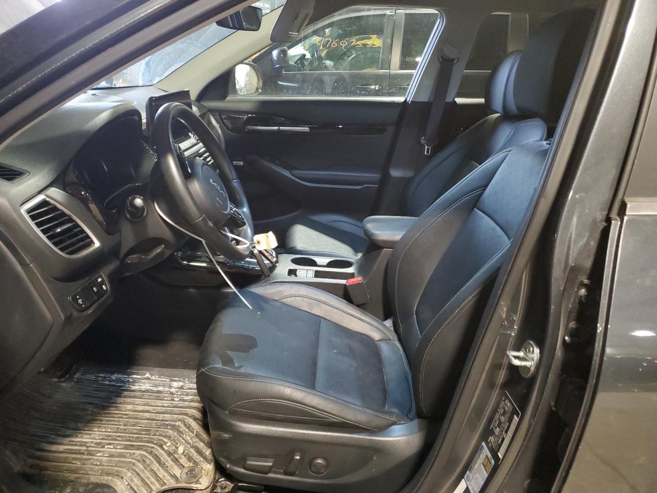 2023 KIA SELTOS SX VIN:KNDETCA28P7455212