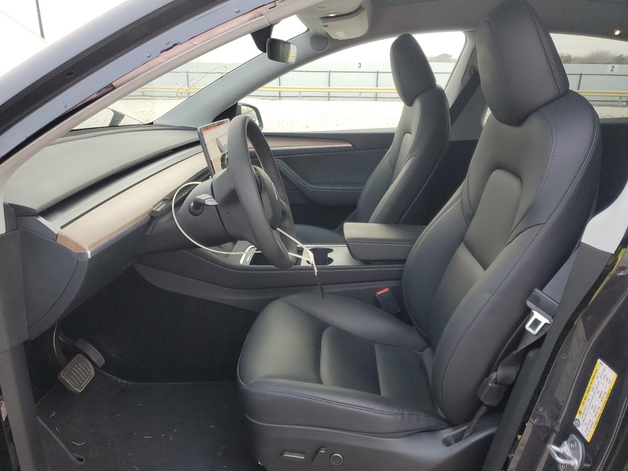 2024 TESLA MODEL Y  VIN:7SAYGDEE1RA235662