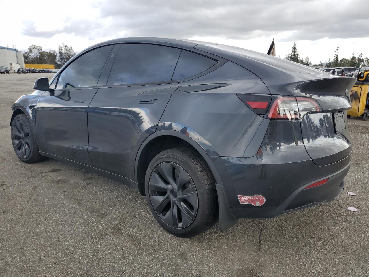 2024 TESLA MODEL Y  VIN:7SAYGDED0RF111859