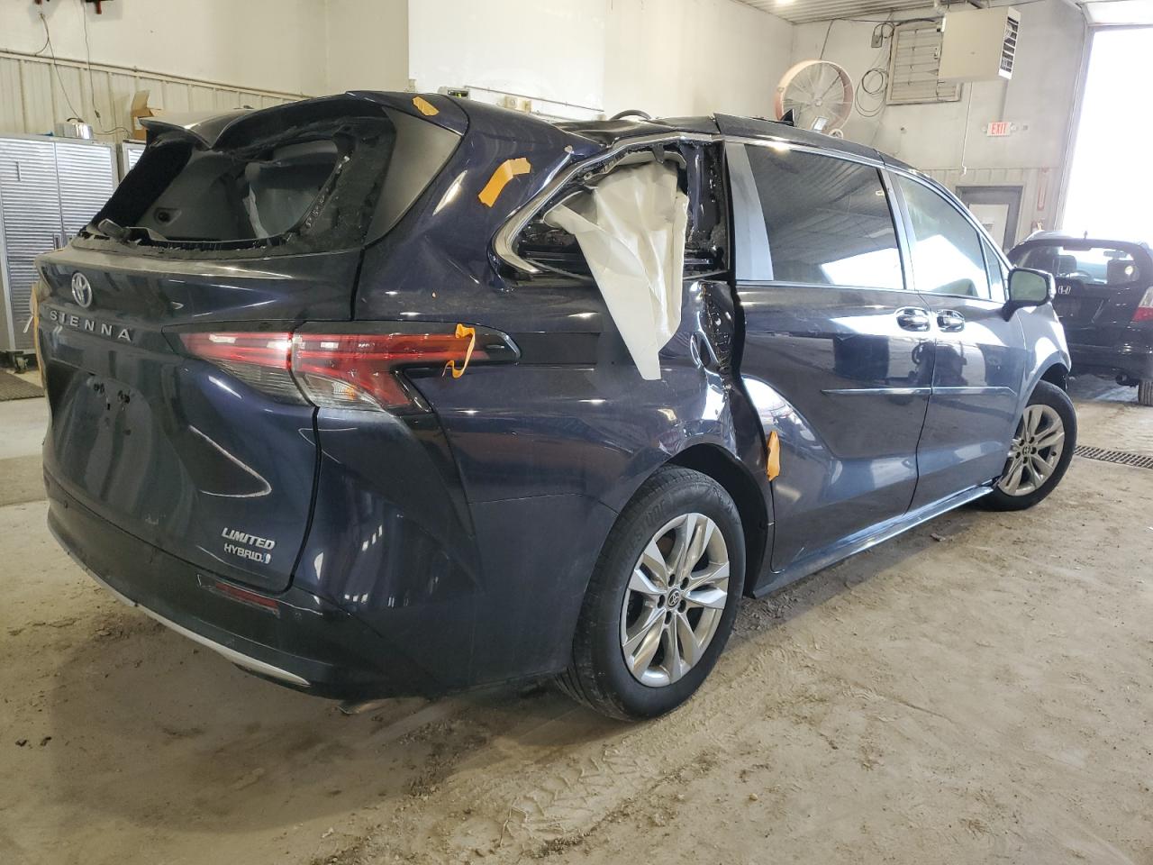 2022 TOYOTA SIENNA LIMITED VIN:5TDZSKFC2NS047453