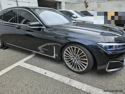 2022 BMW 740 VIN: