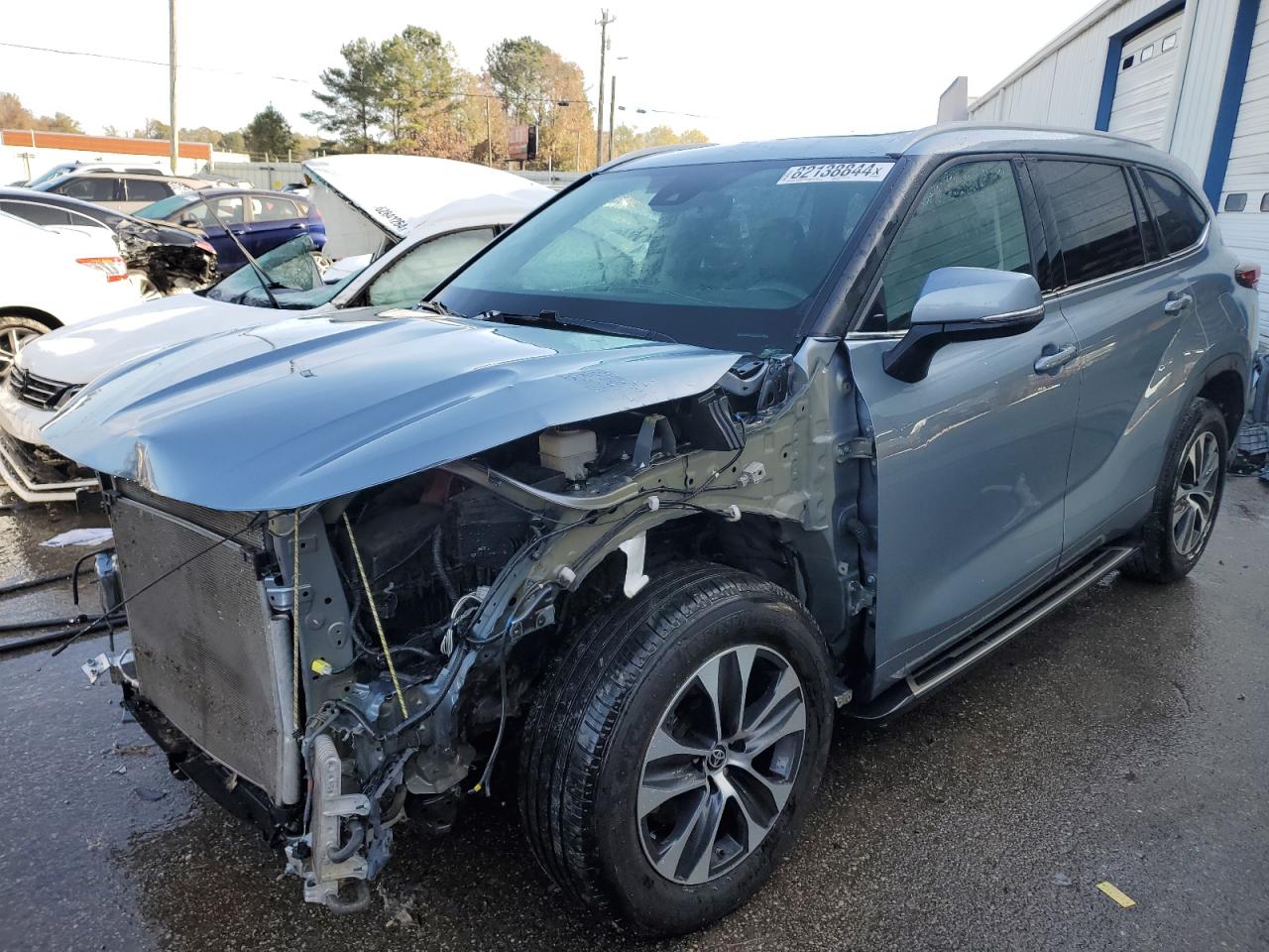 2022 TOYOTA HIGHLANDER XLE VIN:5TDGZRAH8NS094257