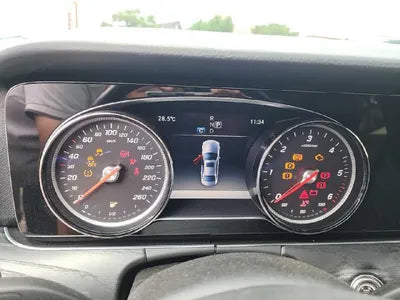 2017 Mercedes-Benz E 220 VIN: