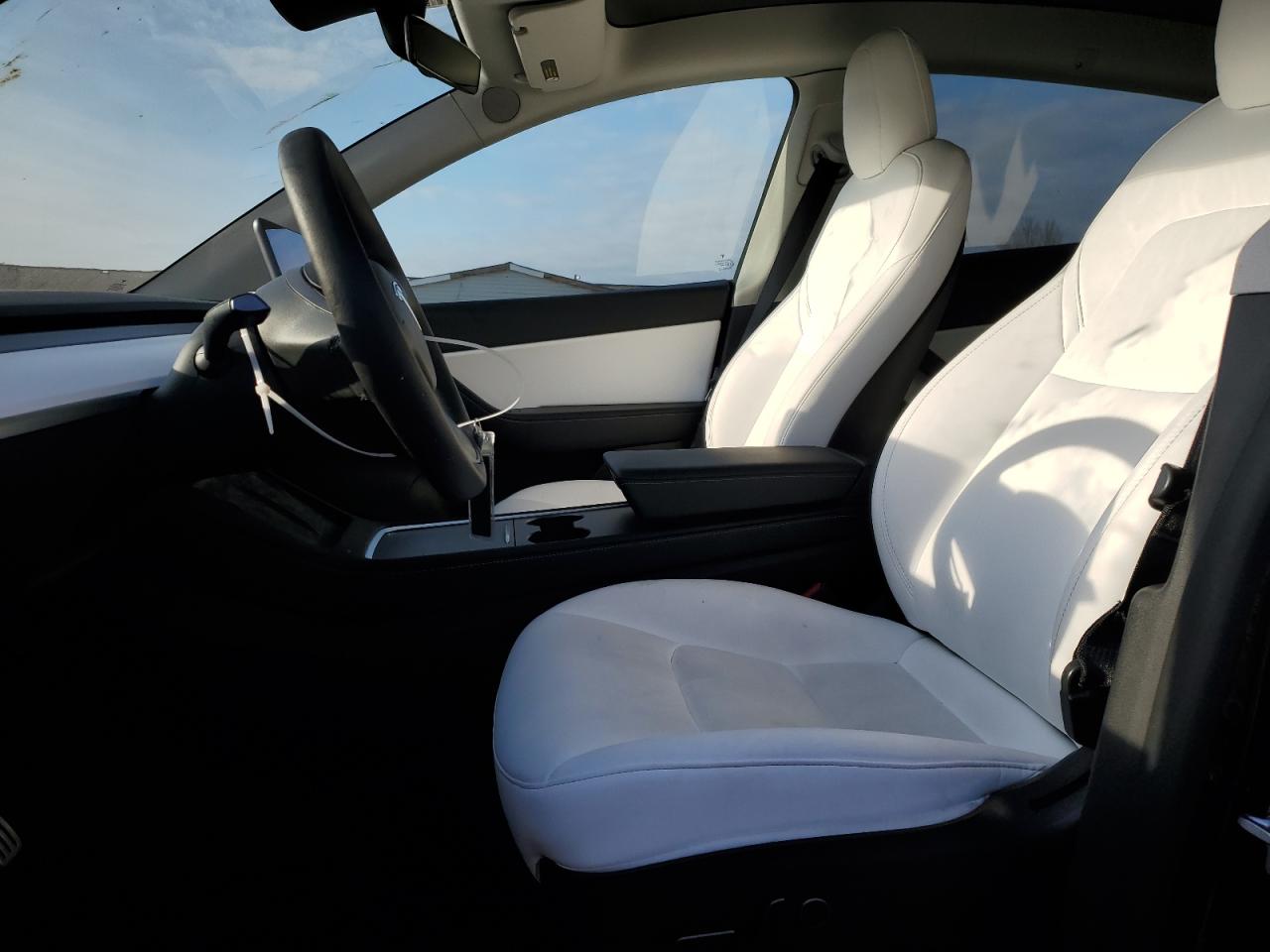 2022 TESLA MODEL Y  VIN:7SAYGDEF6NF377768