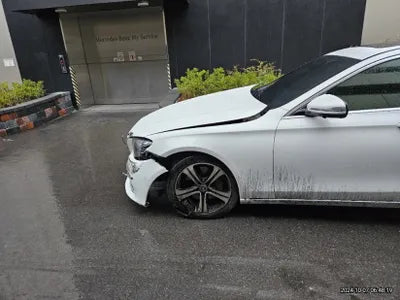 2017 Mercedes-Benz E 300 VIN: