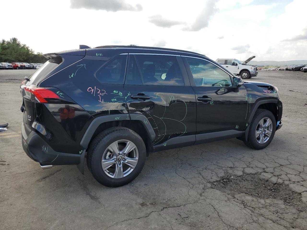 2024 TOYOTA RAV4 XLE VIN:2T3P1RFV9RC423933