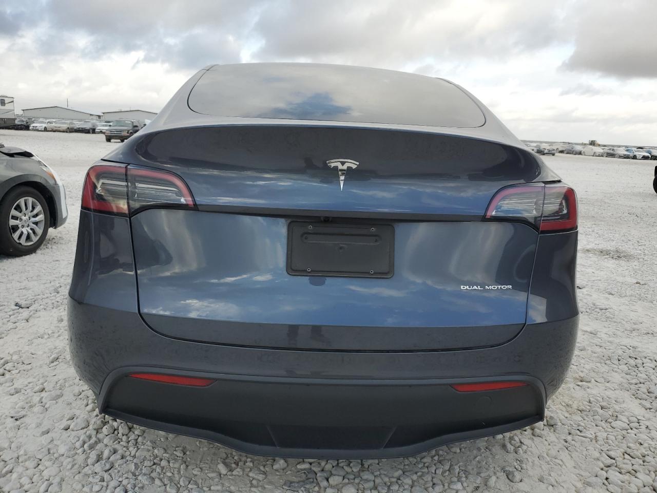 2023 TESLA MODEL Y  VIN:7SAYGDEE3PA165028
