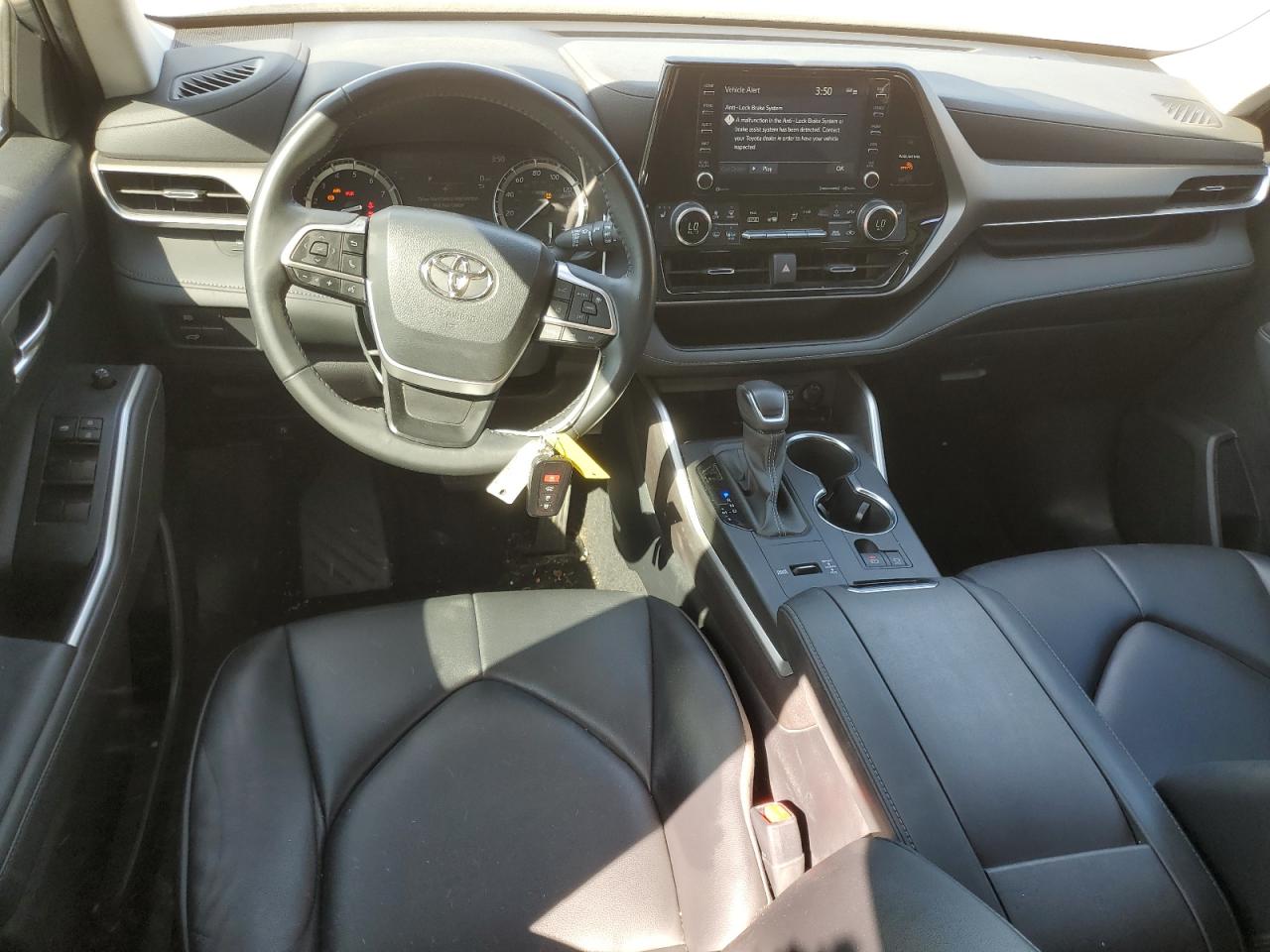 2022 TOYOTA HIGHLANDER XLE VIN:5TDGZRAH8NS128309