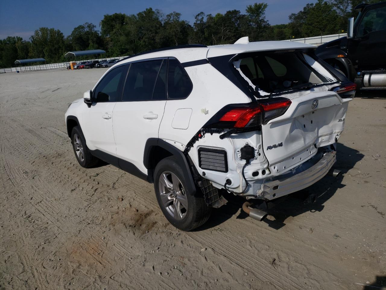 2022 TOYOTA RAV4 XLE VIN:2T3W1RFVXNC198069