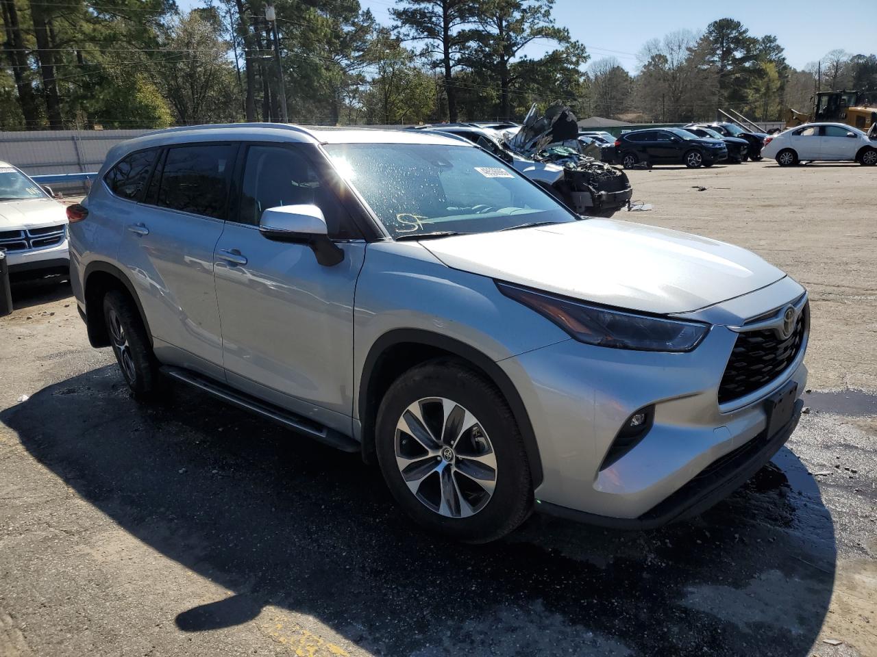 2022 TOYOTA HIGHLANDER XLE VIN:5TDGZRAH3NS131604