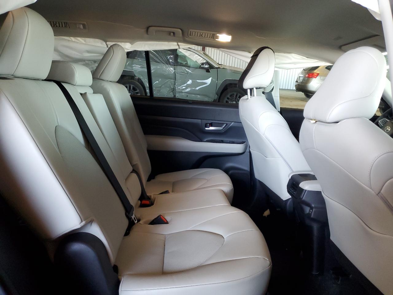 2024 TOYOTA GRAND HIGHLANDER XLE VIN:5TDACAB52RS025518
