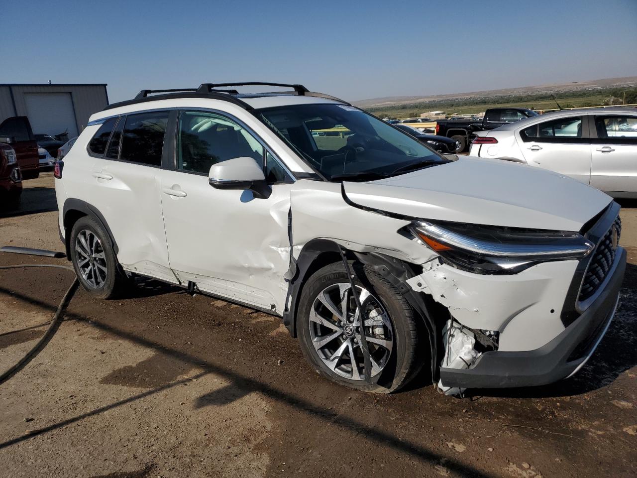 2022 TOYOTA COROLLA CROSS XLE VIN:7MUDAABG7NV007018