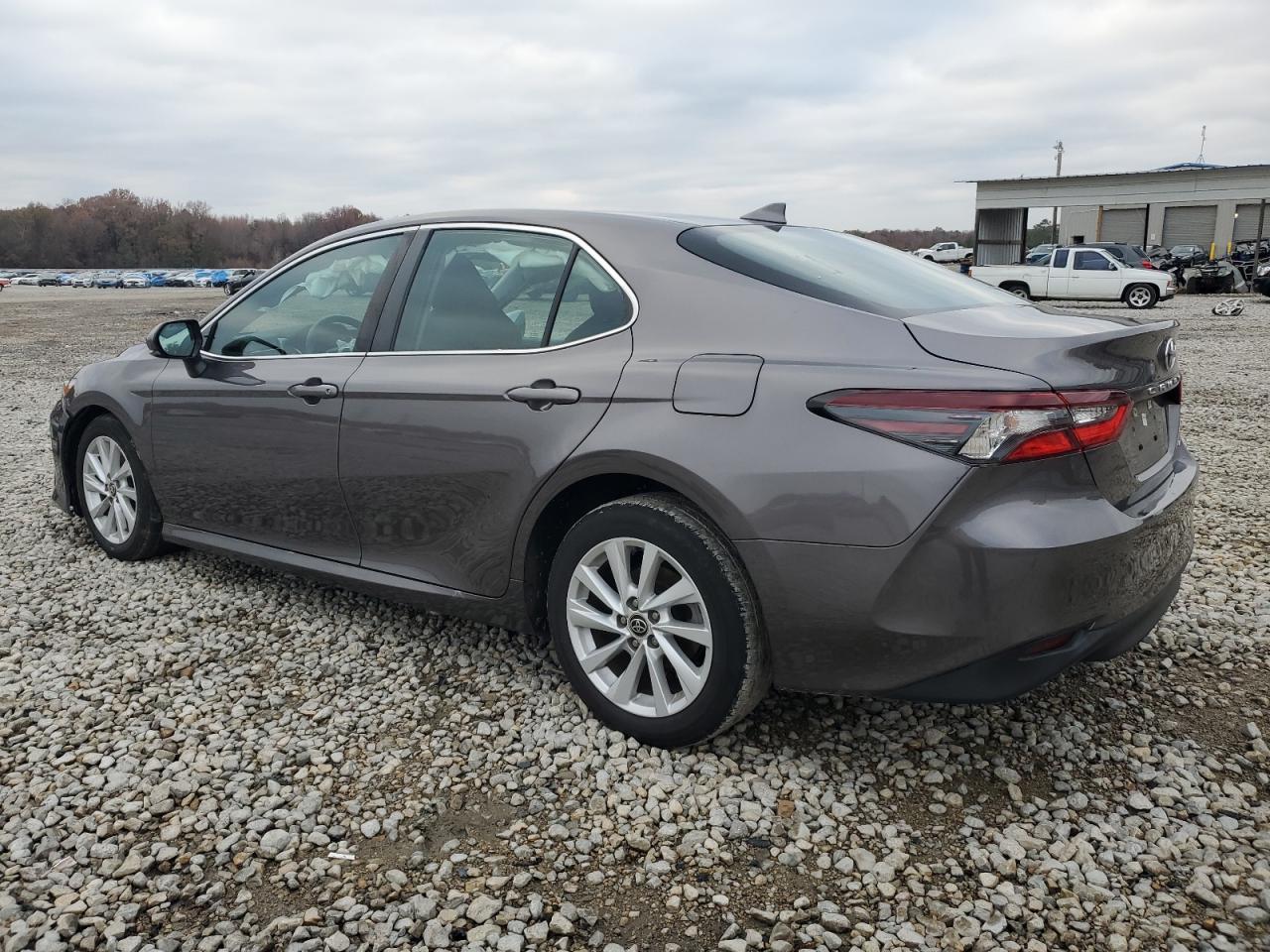 2022 TOYOTA CAMRY LE VIN:4T1R11AK2NU622587