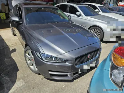 2016 Jaguar XE VIN: