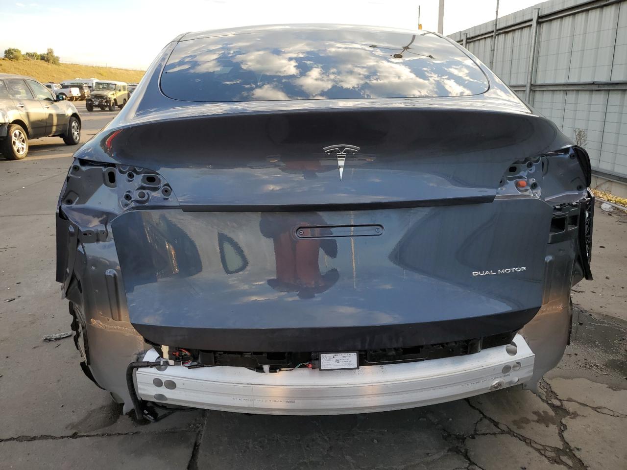 2023 TESLA MODEL Y  VIN:7SAYGDEEXPF908951